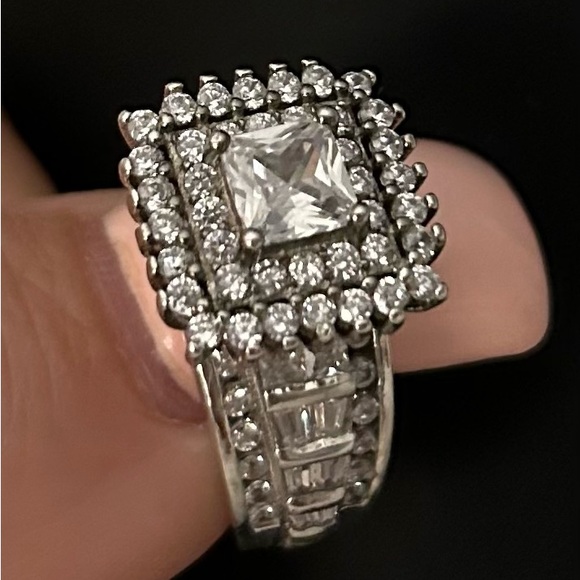 Amazing 3 Ct Center Stone Wedding Engagement Ring Set in Sterling Silver Size 6 - Picture 3 of 6